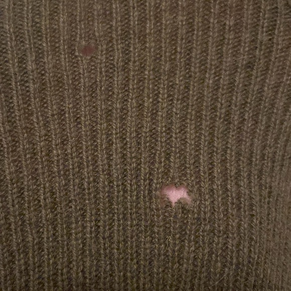 Vince Turtleneck Sweater in Olive Green Size small *small flaw - Picture 6 of 6